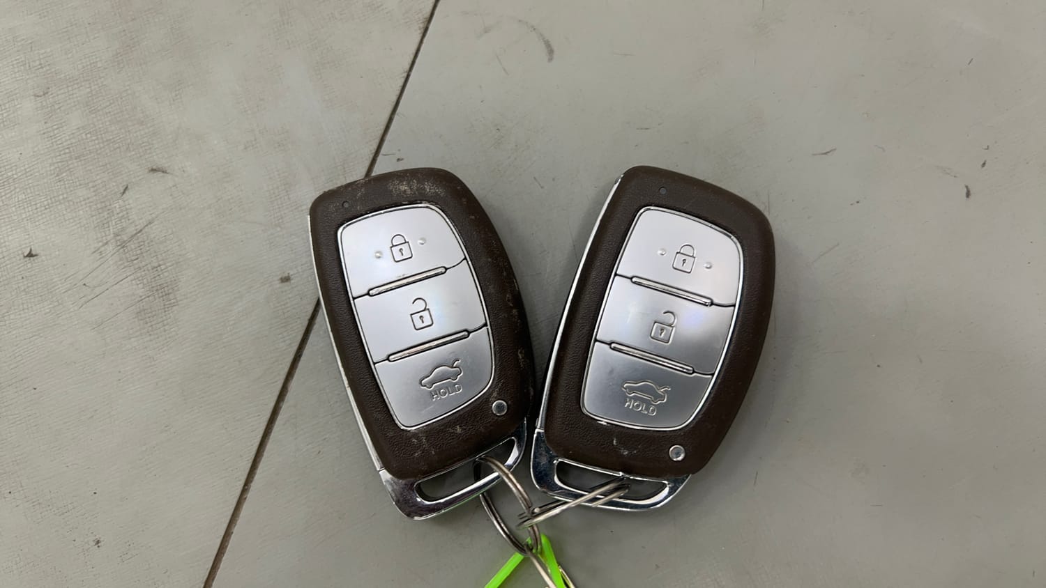 Used 2020 Hyundai Aura SX Plus 1.2 AMT Petrol Petrol Automatic extra CAR KEY VIEW