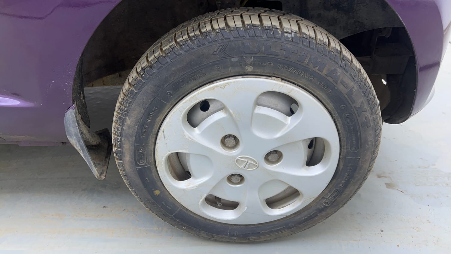 Used 2016 Tata Nano GenX XT Petrol Manual tyres RIGHT FRONT TYRE RIM VIEW