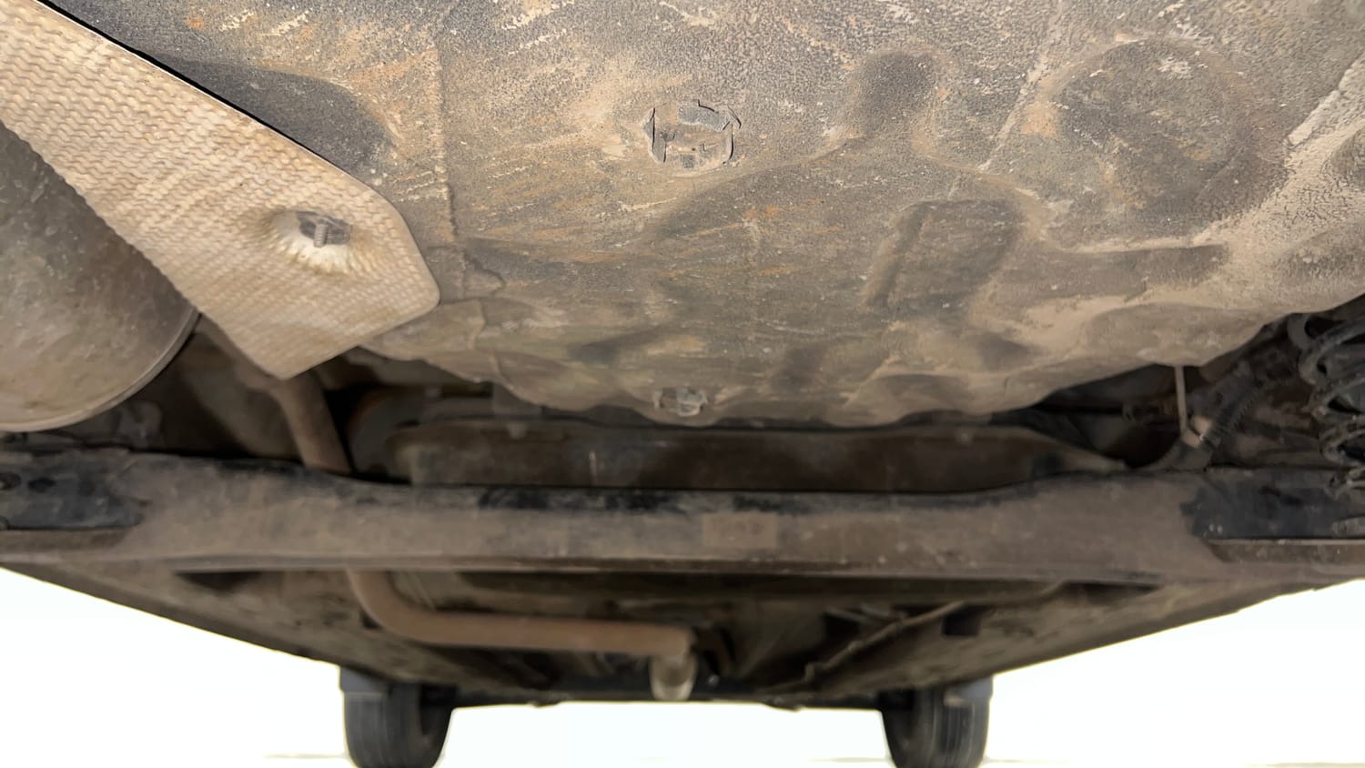 Used 2021 Renault Kiger RXZ 1.0 Turbo MT CNG (Outside Fitted) Cng Manual extra REAR UNDERBODY VIEW (TAKEN FROM REAR)