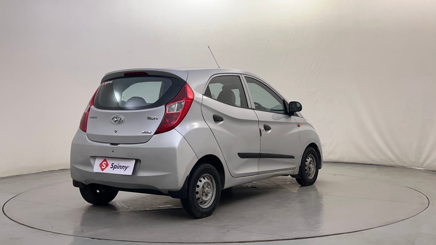 Used 2016 Hyundai Eon Era + Petrol Manual exterior RIGHT REAR CORNER VIEW