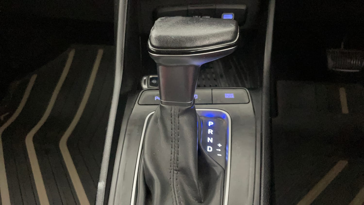 Used 2023 Hyundai Verna SX 1.5 Petrol IVT Petrol Automatic interior GEAR  KNOB VIEW