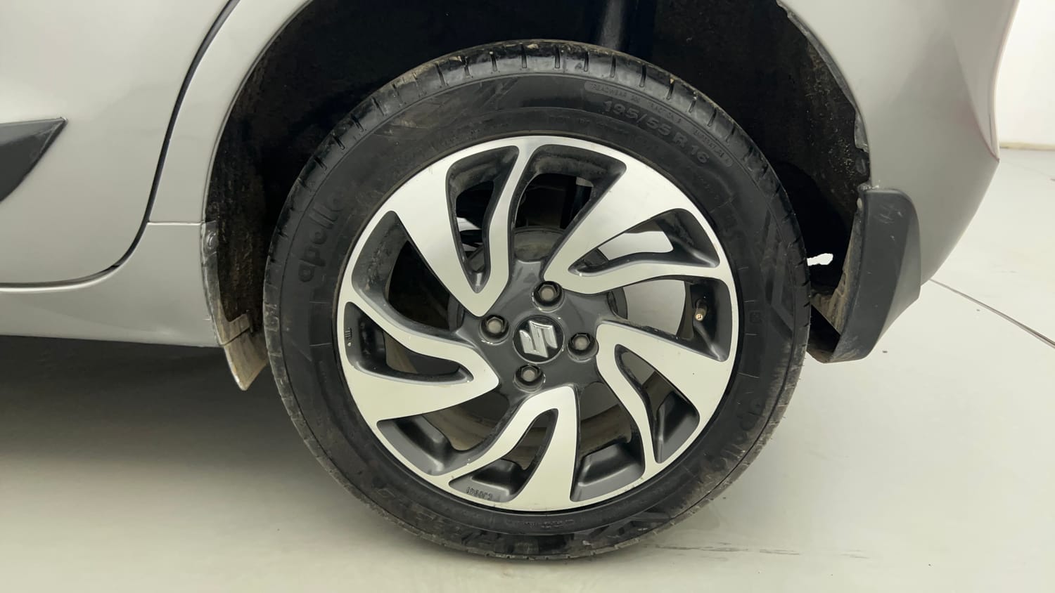 Used 2019 Maruti Suzuki Baleno Alpha Petrol Manual tyres LEFT REAR TYRE RIM VIEW