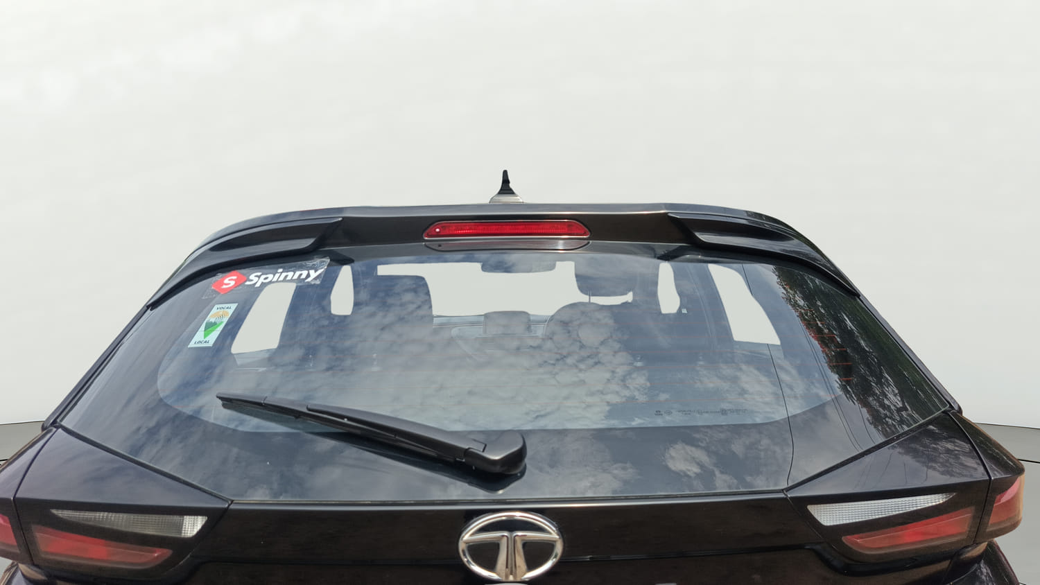 Used 2023 Tata Altroz XZA Plus (S) Dark Edition Petrol Automatic exterior BACK WINDSHIELD VIEW