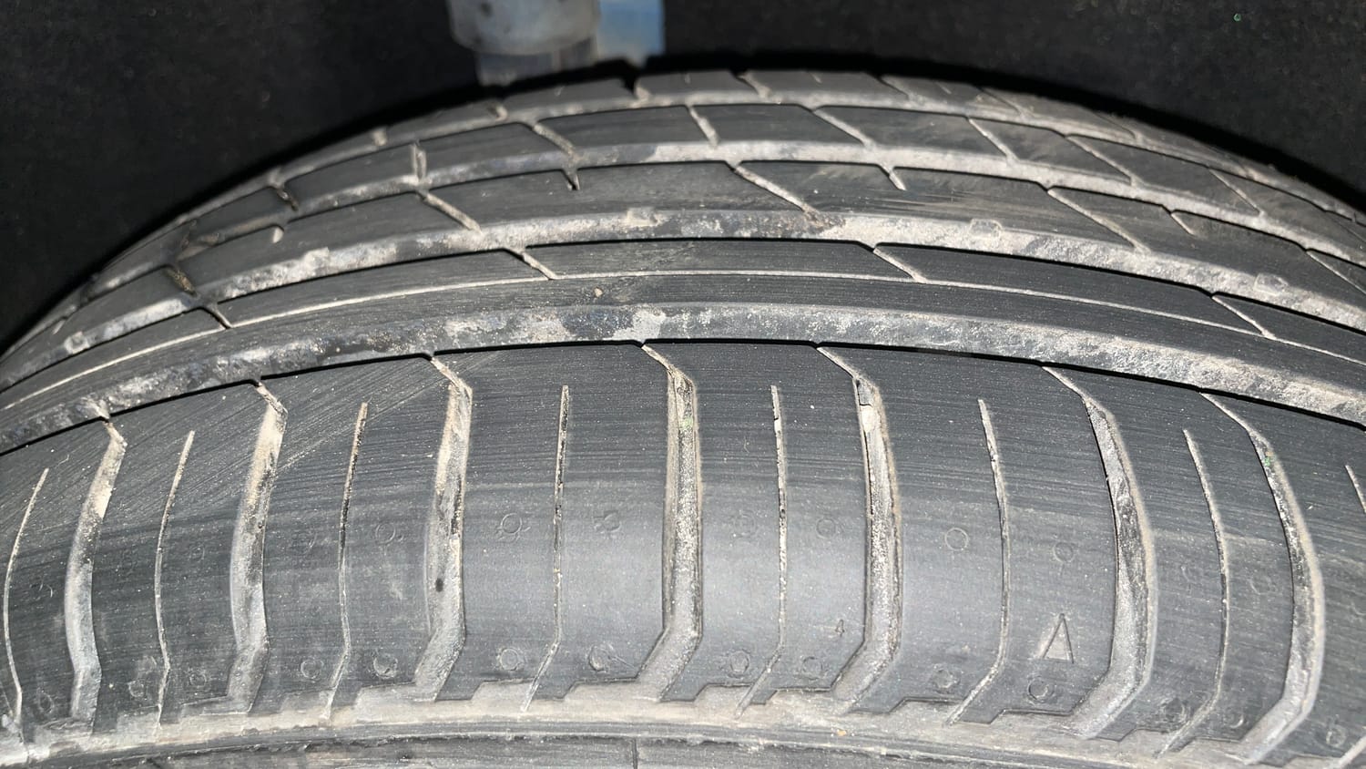 Used 2018 Ford EcoSport Ambiente 1.5L TDCi Diesel Manual tyres RIGHT REAR TYRE TREAD VIEW