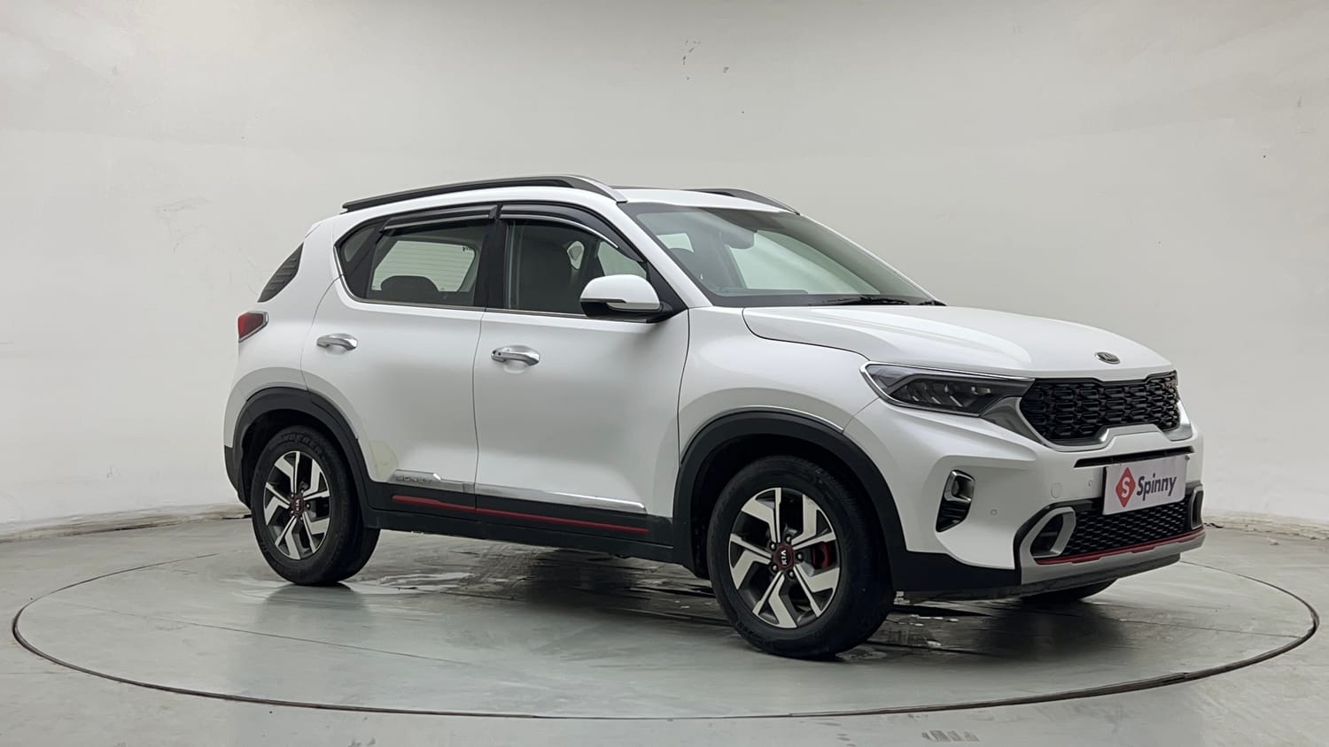Used 2021 Kia Sonet GTX Plus 1.5 AT Diesel Automatic exterior RIGHT FRONT CORNER VIEW