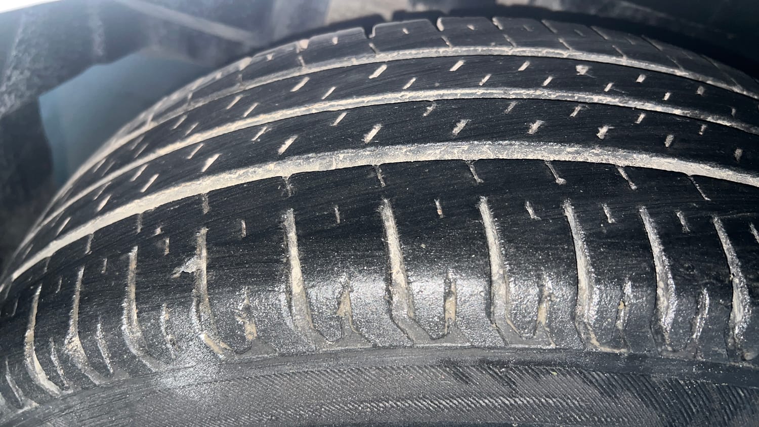 Used 2019 Maruti Suzuki Dzire ZXi AMT Petrol Automatic tyres RIGHT REAR TYRE TREAD VIEW
