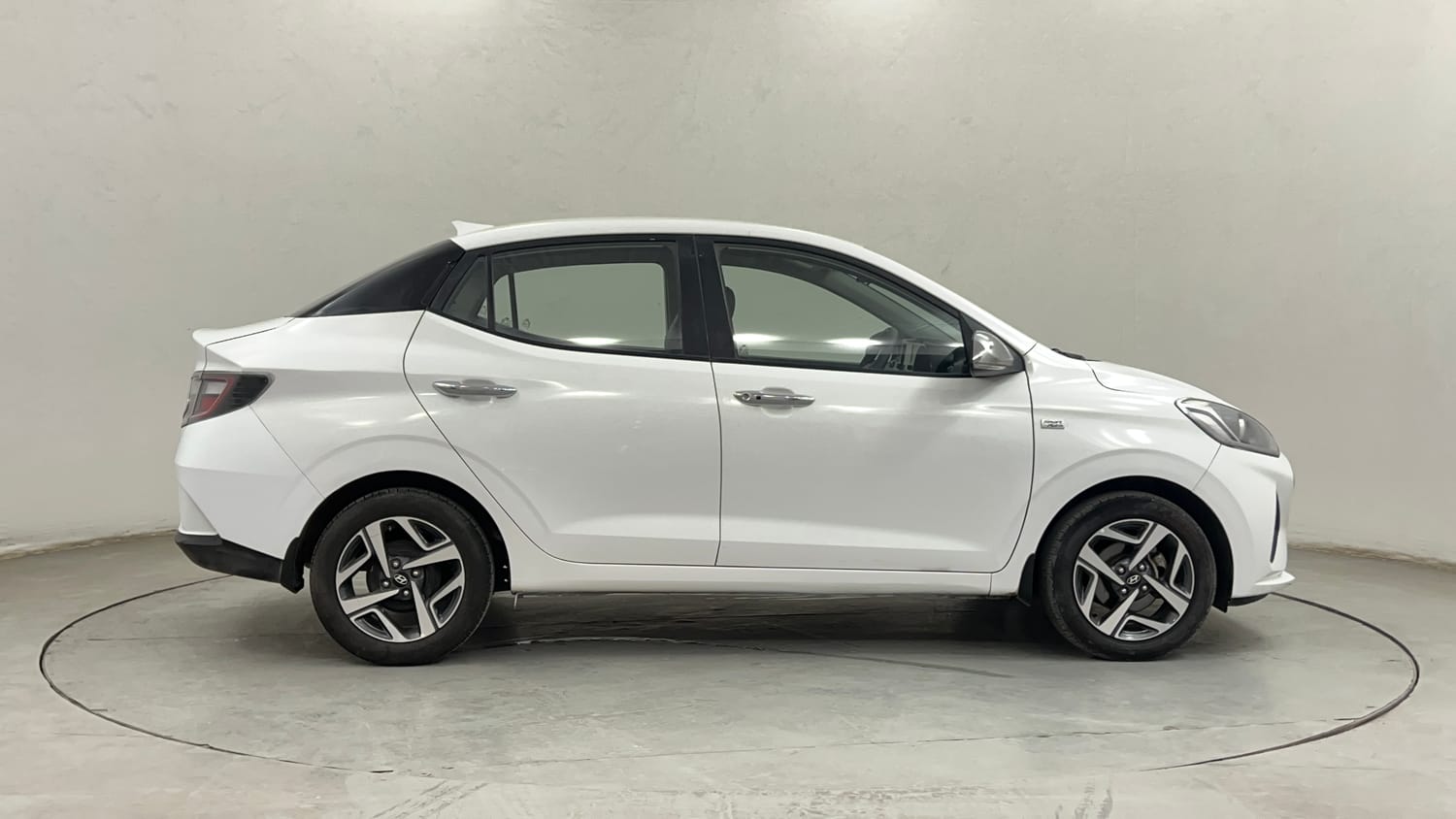 Used 2020 Hyundai Aura SX Plus 1.2 AMT Petrol Petrol Automatic exterior RIGHT SIDE VIEW