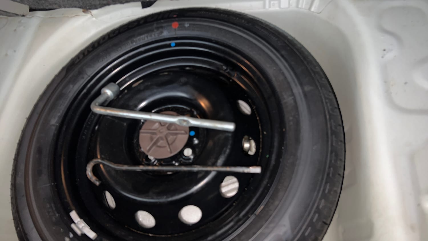 Used 2018 Maruti Suzuki Ignis Alpha 1.2 AMT Petrol Automatic tyres SPARE TYRE VIEW