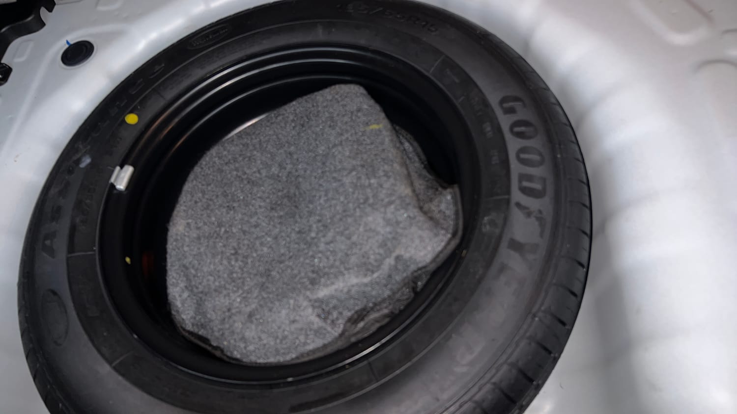 Used 2024 Hyundai Venue N-Line N8 DCT Petrol Automatic tyres SPARE TYRE VIEW