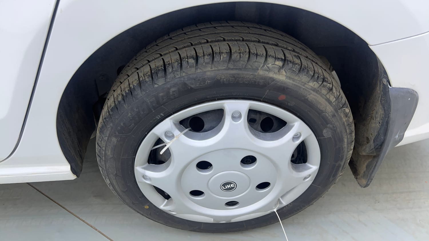 Used 2019 Skoda Rapid Active 1.6 MPI Petrol Manual tyres LEFT REAR TYRE RIM VIEW