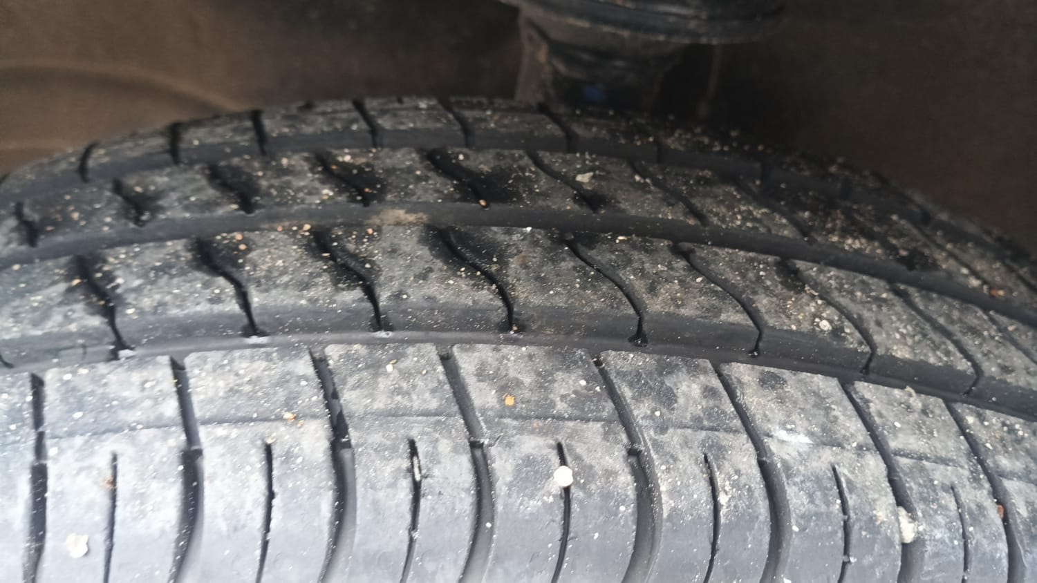 Used 2016 Maruti Suzuki Wagon R VXI Petrol Manual tyres LEFT FRONT TYRE TREAD VIEW