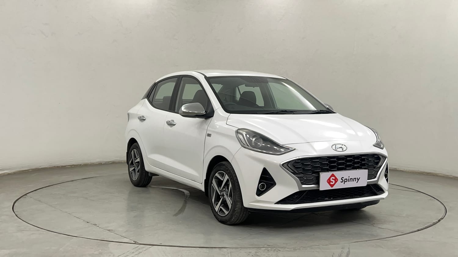 Used 2020 Hyundai Aura SX Plus 1.2 AMT Petrol Petrol Automatic exterior RIGHT FRONT CORNER VIEW