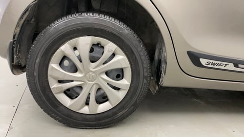 Used 2019 Maruti Suzuki Swift VXi AMT Petrol Automatic tyres RIGHT REAR TYRE RIM VIEW