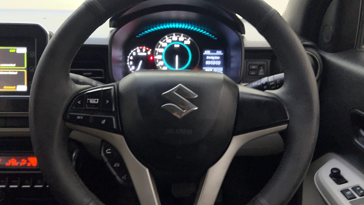Used 2018 Maruti Suzuki Ignis Alpha 1.2 AMT Petrol Automatic top_features Airbags