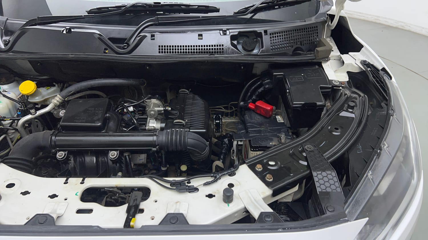 Used 2023 Nissan Magnite XL Petrol Manual engine ENGINE LEFT SIDE VIEW