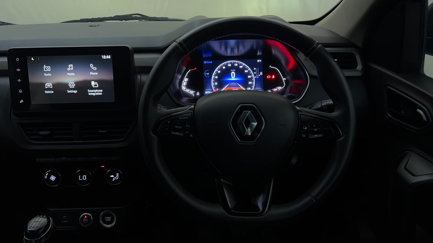 Used 2021 Renault Kiger RXZ 1.0 Turbo MT CNG (Outside Fitted) Cng Manual interior STEERING VIEW