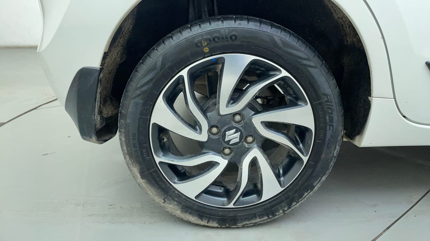 Used 2020 Maruti Suzuki Baleno Zeta Petrol Manual tyres RIGHT REAR TYRE RIM VIEW