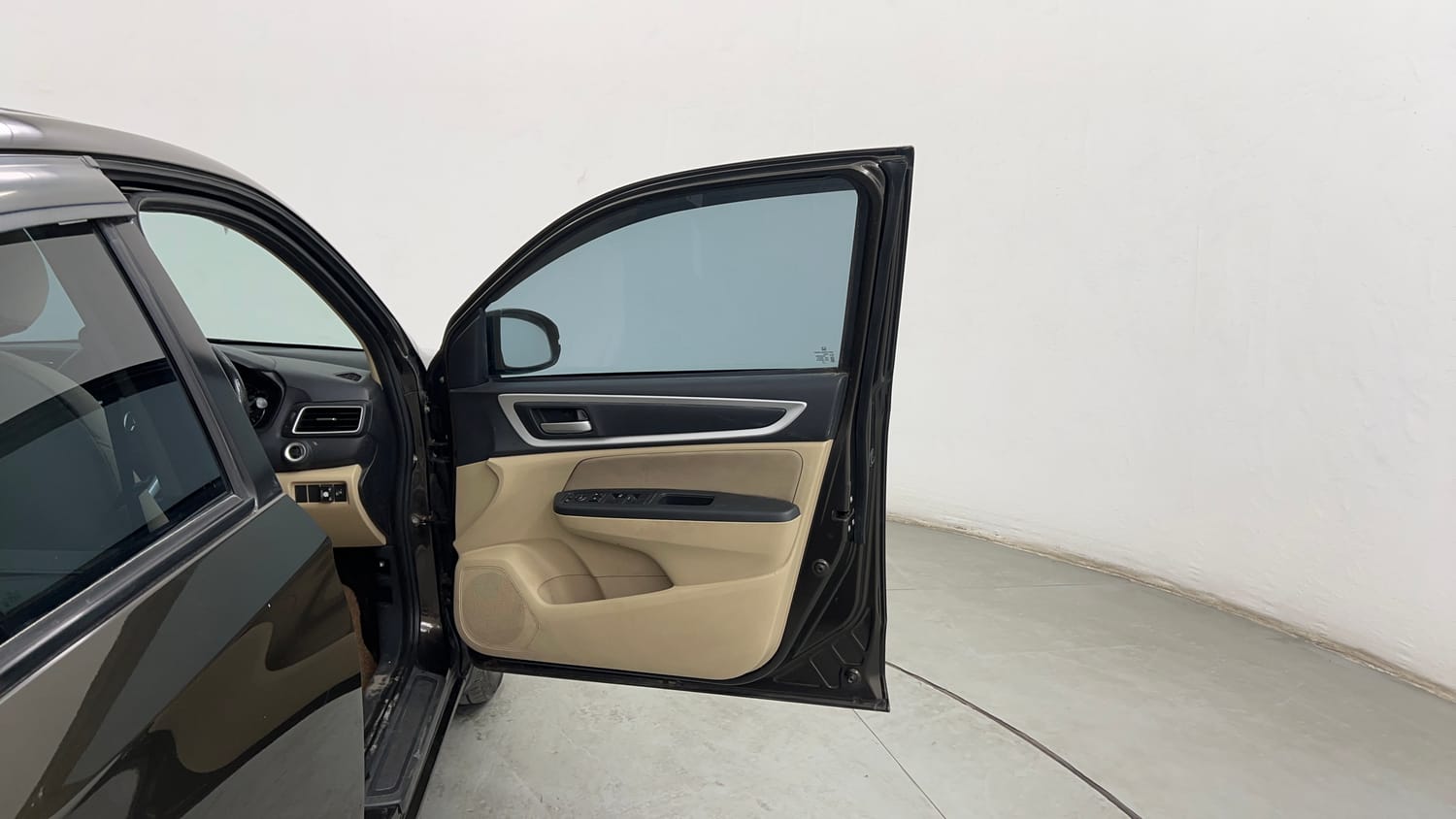 Used 2024 Honda Amaze 1.2 VX i-VTEC CNG (Outside Fitted) Cng Manual interior RIGHT FRONT DOOR OPEN VIEW