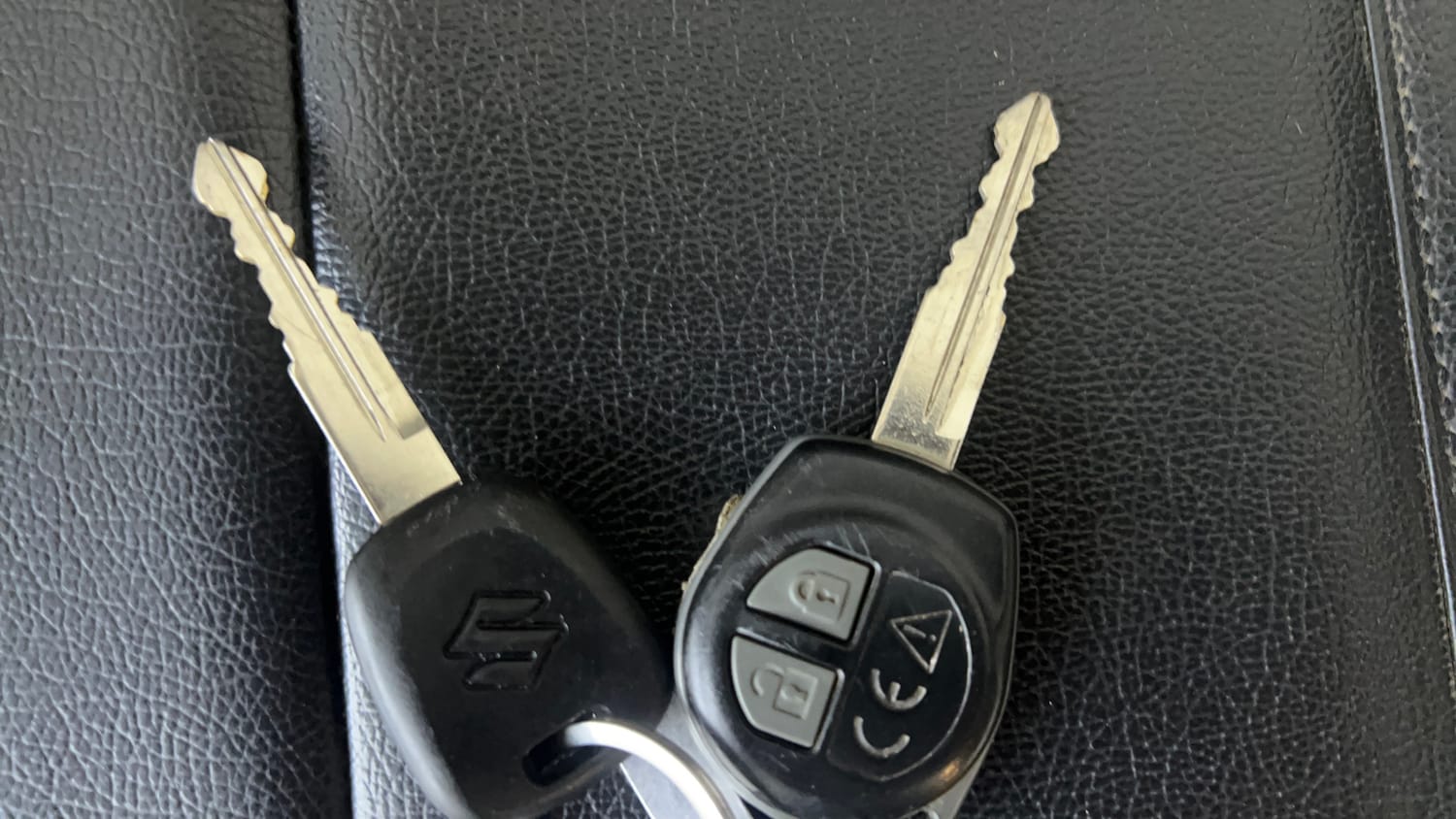 Used 2024 Maruti Suzuki Swift VXi Petrol Manual extra CAR KEY VIEW