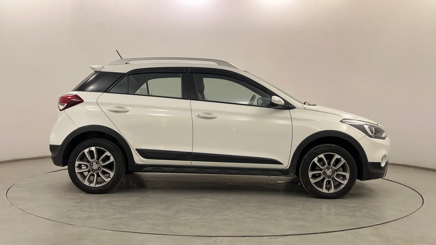 Used 2017 Hyundai i20 Active 1.2 S Petrol Manual exterior RIGHT SIDE VIEW