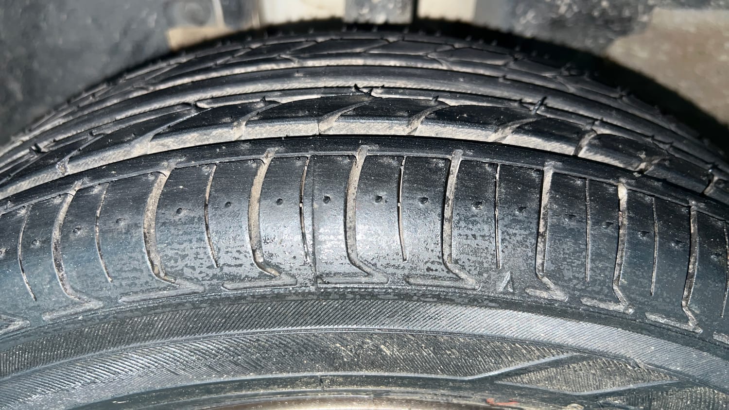 Used 2020 Renault Kwid CLIMBER 1.0 AMT Opt Petrol Automatic tyres LEFT FRONT TYRE TREAD VIEW