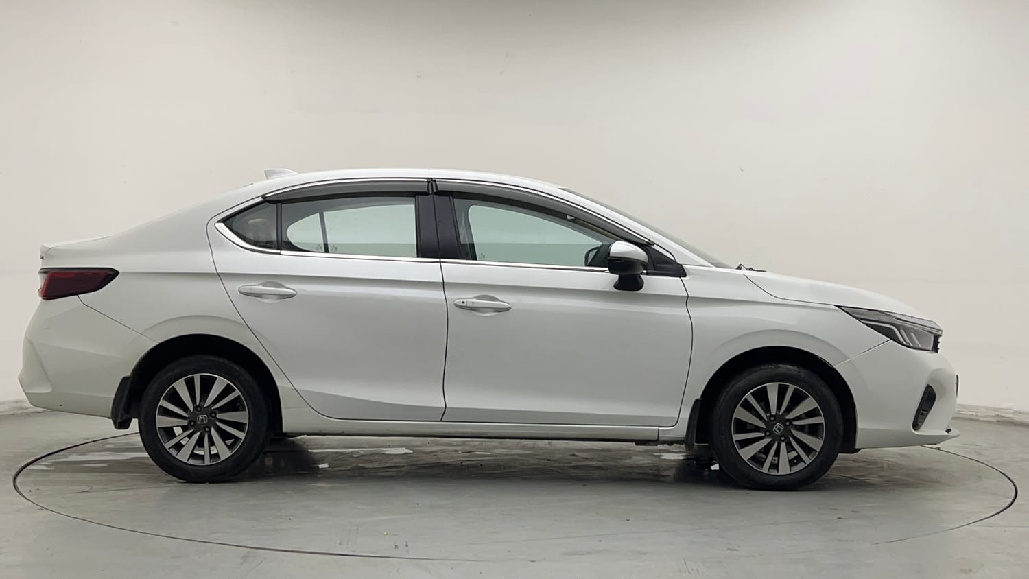 Used 2023 Honda City V Petrol CVT Petrol Automatic exterior RIGHT SIDE VIEW