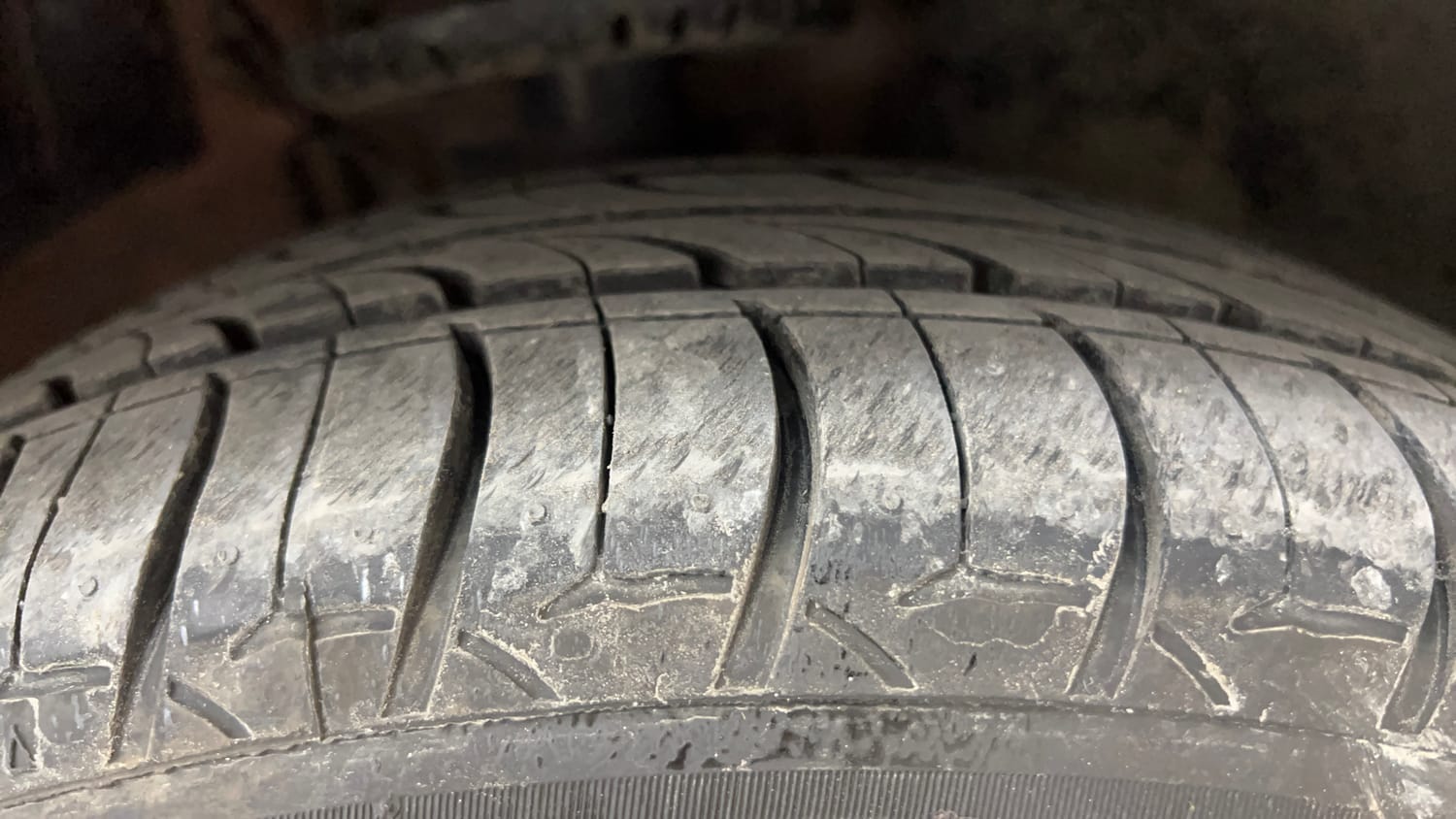Used 2020 Volkswagen Vento Highline Plus 1.0L TSI Petrol Manual tyres RIGHT FRONT TYRE TREAD VIEW