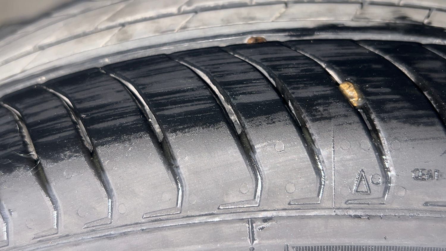 Used 2020 Tata Tiago XZ Plus Petrol Manual tyres LEFT FRONT TYRE TREAD VIEW