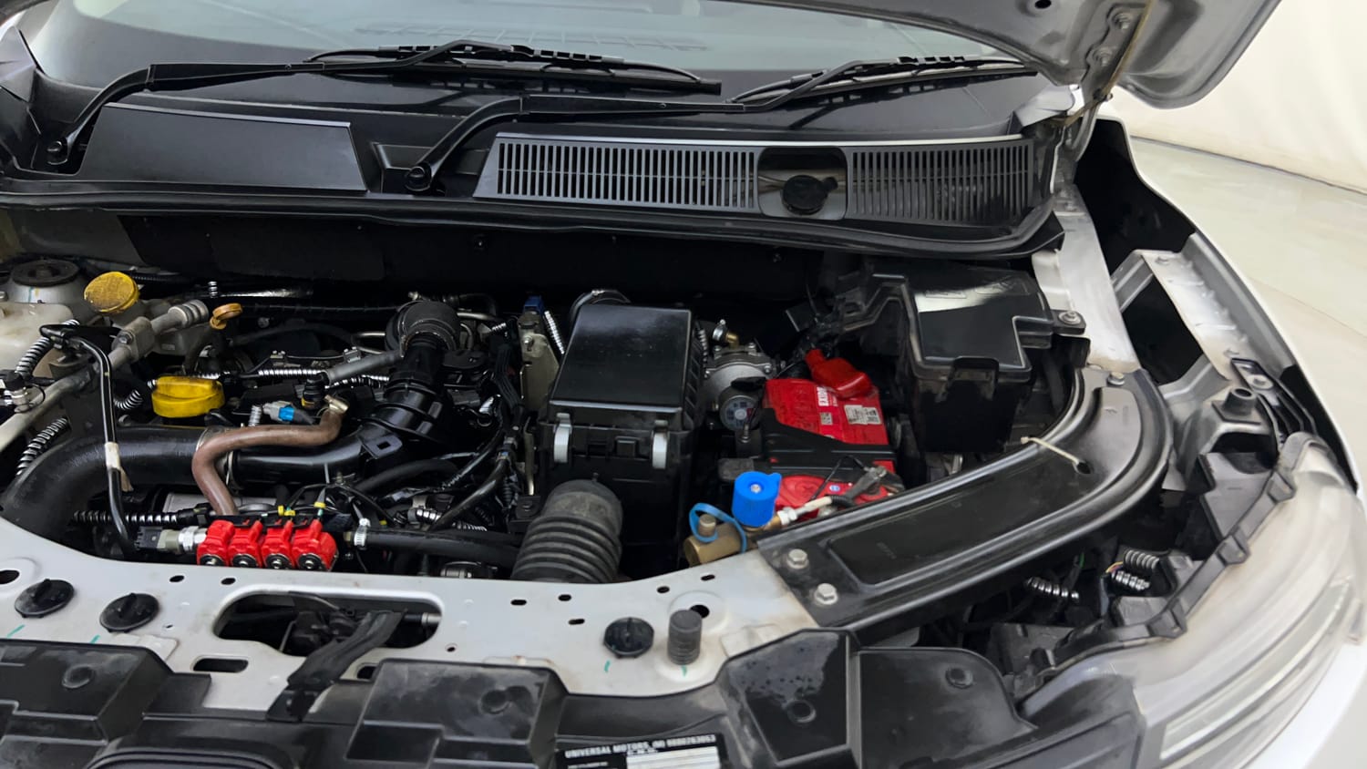 Used 2021 Renault Kiger RXZ 1.0 Turbo MT CNG (Outside Fitted) Cng Manual engine ENGINE LEFT SIDE HINGE & APRON VIEW