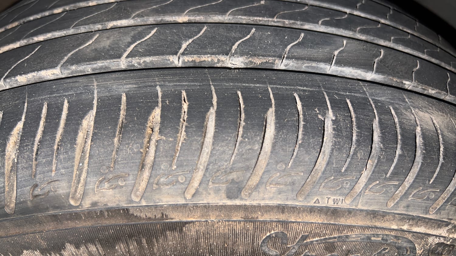 Used 2024 Hyundai Venue N-Line N8 DCT Petrol Automatic tyres RIGHT FRONT TYRE TREAD VIEW