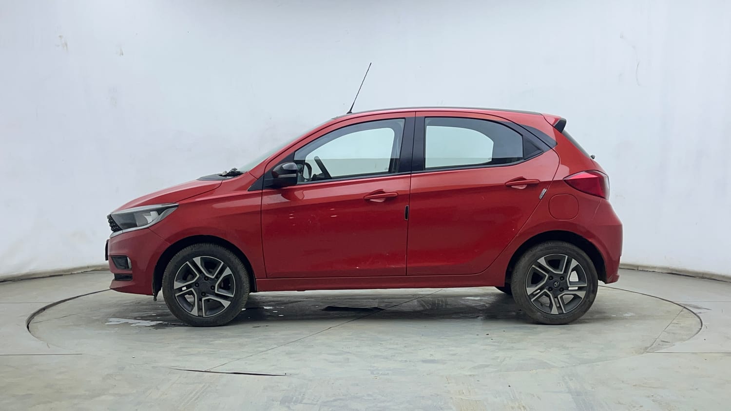 Used 2021 Tata Tiago XZA Plus Petrol Automatic exterior LEFT SIDE VIEW
