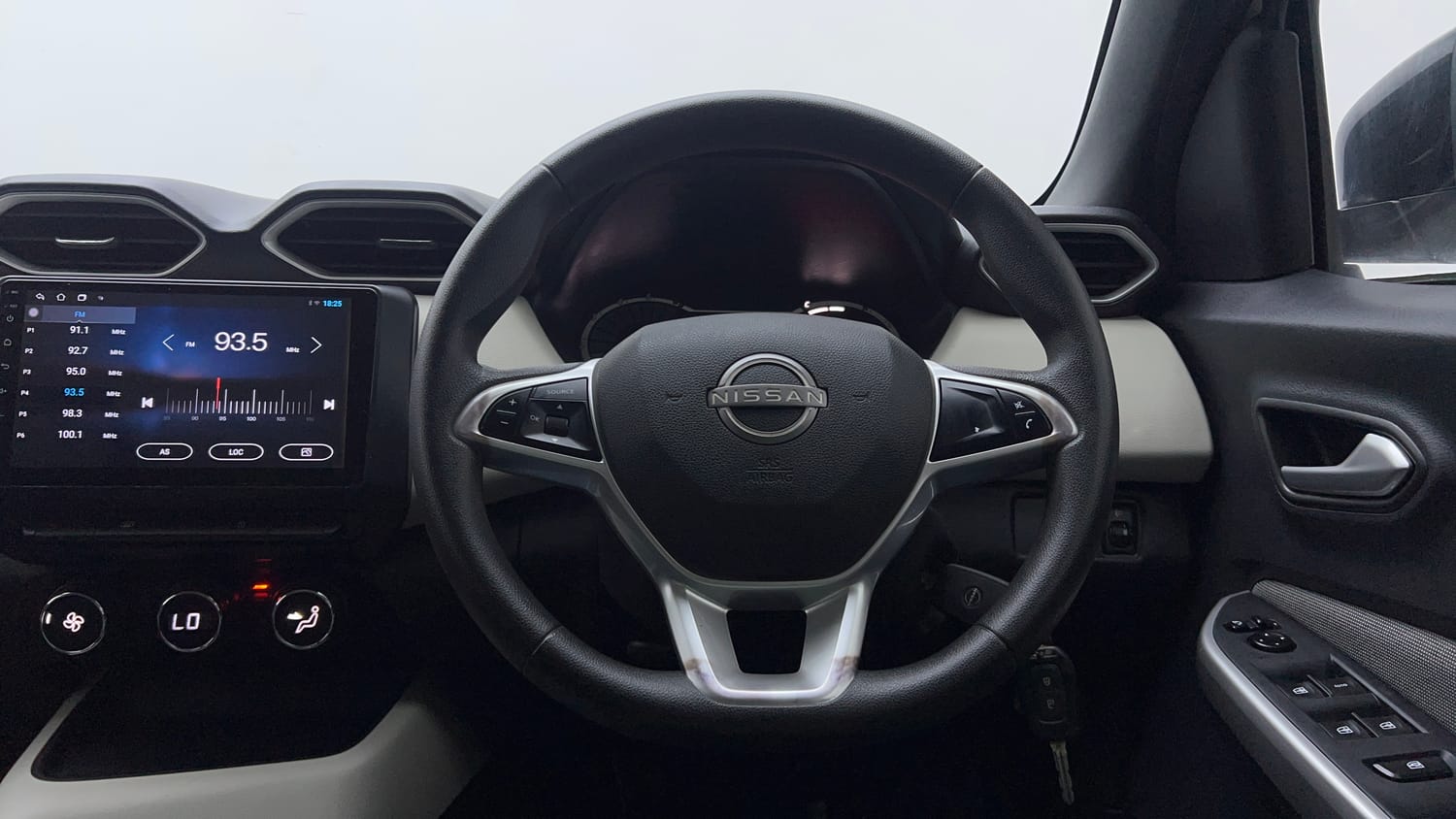 Used 2023 Nissan Magnite XL Petrol Manual interior STEERING VIEW