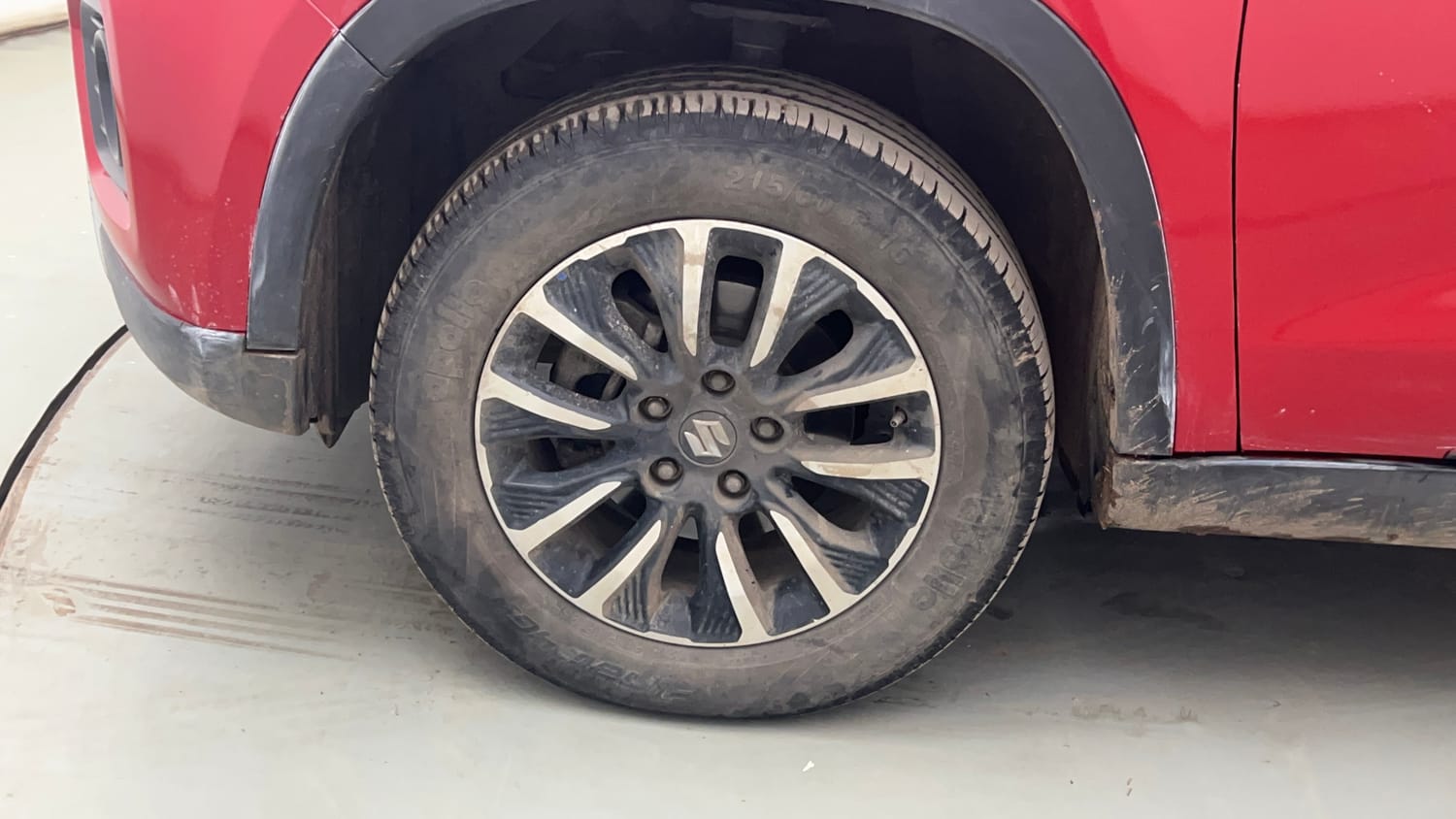 Used 2022 Maruti Suzuki Vitara Brezza [2020-2022] ZXI Plus Dual Tone Petrol Manual tyres LEFT FRONT TYRE RIM VIEW