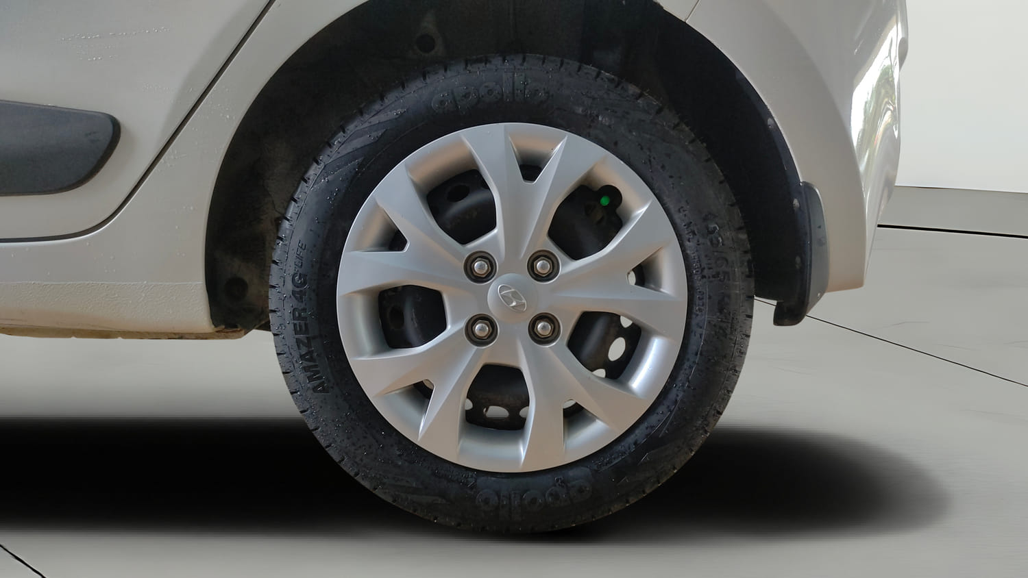 Used 2016 Hyundai Grand i10 Sportz 1.2 Kappa VTVT Petrol Manual tyres LEFT REAR TYRE RIM VIEW