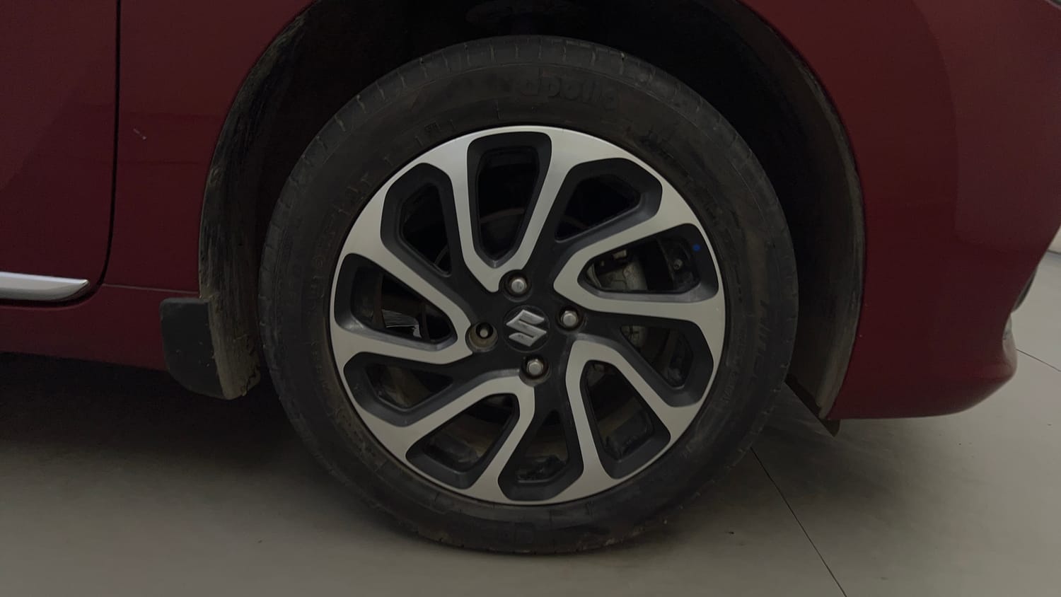 Used 2022 Maruti Suzuki Baleno Alpha AGS Petrol Automatic tyres RIGHT FRONT TYRE RIM VIEW