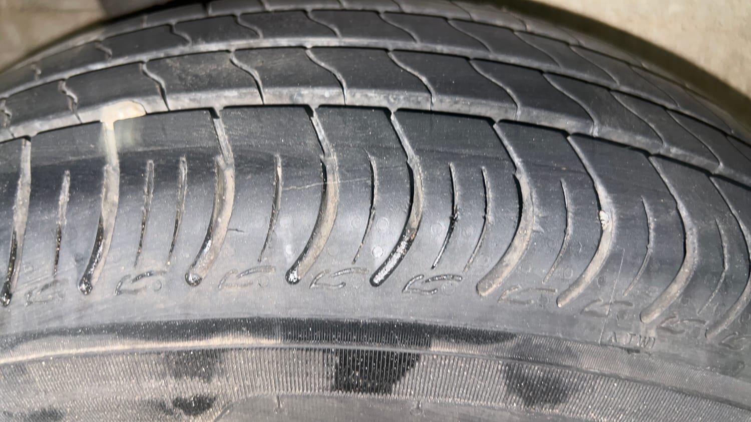 Used 2024 Maruti Suzuki S-Presso VXi Plus (O) AMT Petrol Automatic tyres RIGHT REAR TYRE TREAD VIEW