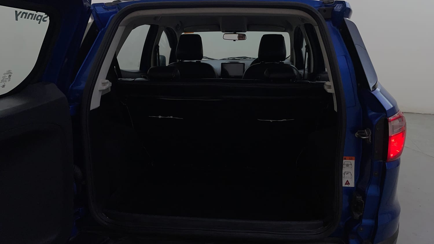 Used 2018 Ford EcoSport Ambiente 1.5L TDCi Diesel Manual interior DICKY INSIDE VIEW