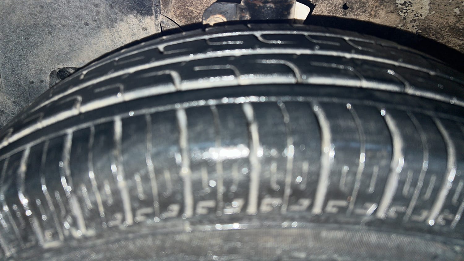 Used 2022 Maruti Suzuki Celerio VXi CNG Cng Manual tyres LEFT FRONT TYRE TREAD VIEW