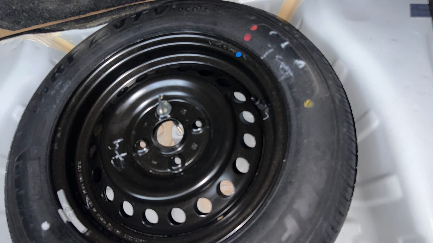 Used 2024 Maruti Suzuki S-Presso VXi Plus (O) AMT Petrol Automatic tyres SPARE TYRE VIEW