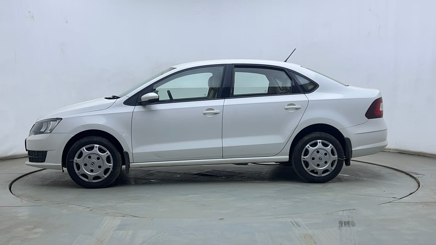Used 2019 Skoda Rapid Active 1.6 MPI Petrol Manual exterior LEFT SIDE VIEW
