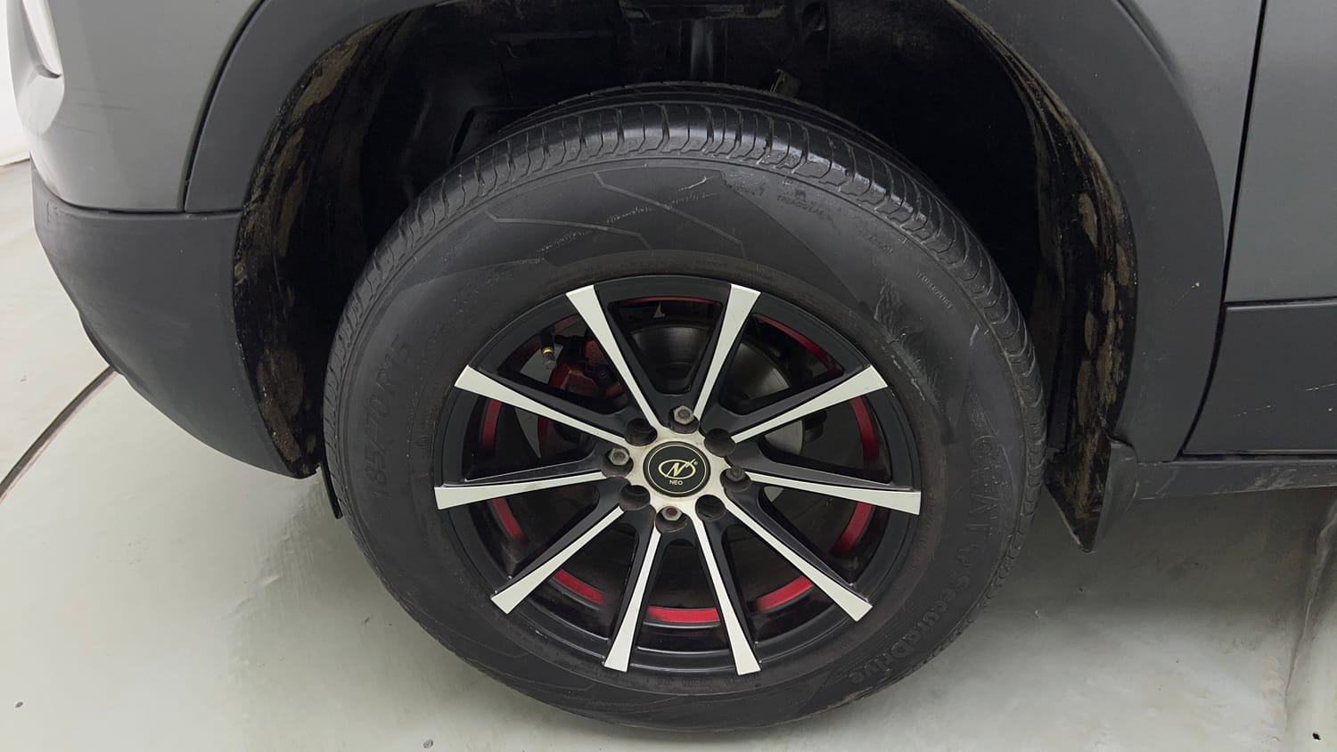 Used 2023 Tata Punch Pure MT Petrol Manual tyres LEFT FRONT TYRE RIM VIEW