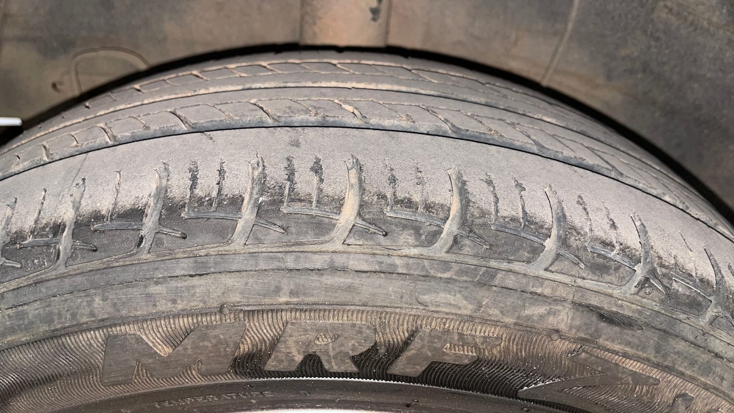 Used 2017 Hyundai Grand i10 Asta 1.2 Kappa VTVT Petrol Manual tyres RIGHT REAR TYRE TREAD VIEW