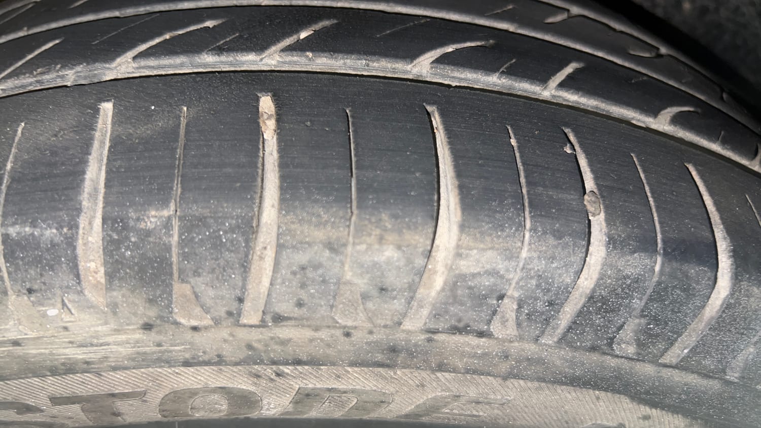 Used 2018 Maruti Suzuki Ignis Alpha 1.2 AMT Petrol Automatic tyres LEFT REAR TYRE TREAD VIEW