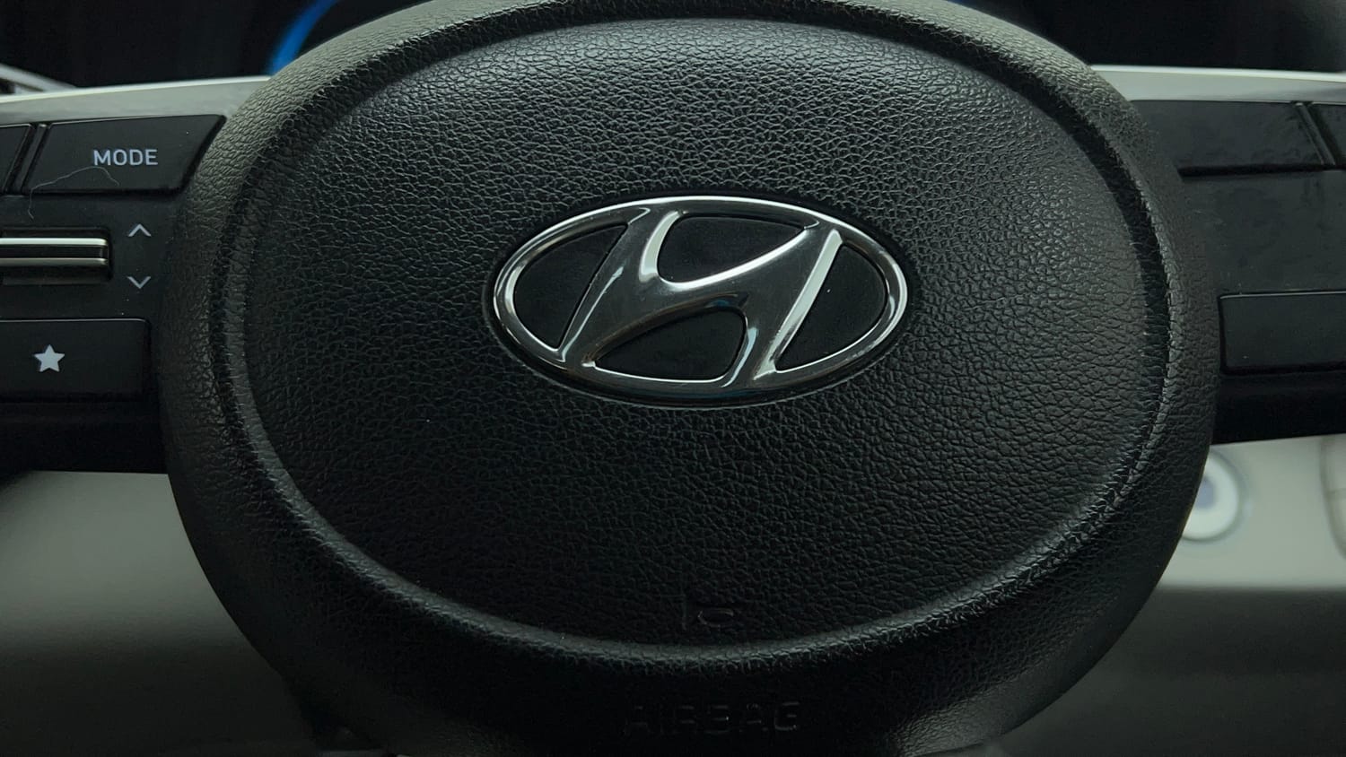 Used 2022 Hyundai Venue SX 1.2 Petrol Petrol Manual top_features Airbags