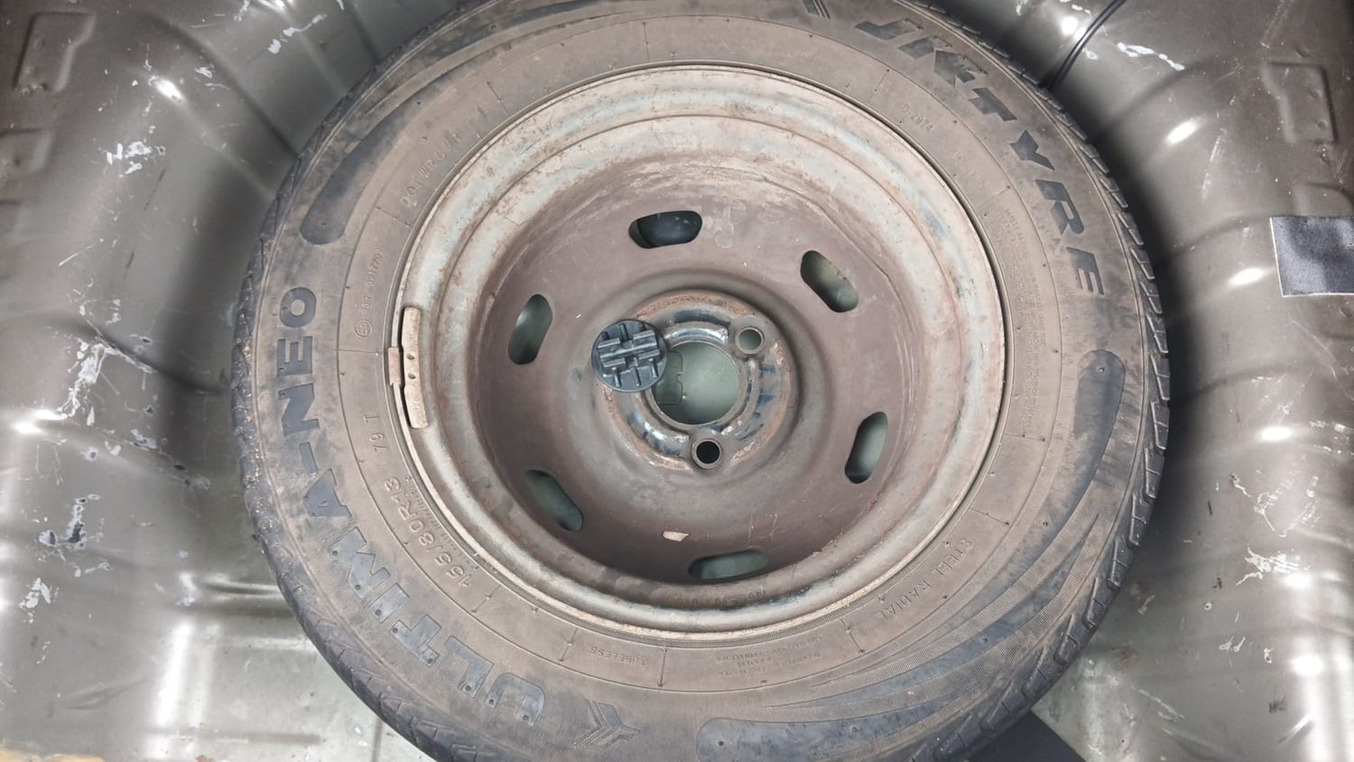 Used 2017 Renault Kwid 1.0 RXT Petrol Manual tyres SPARE TYRE VIEW