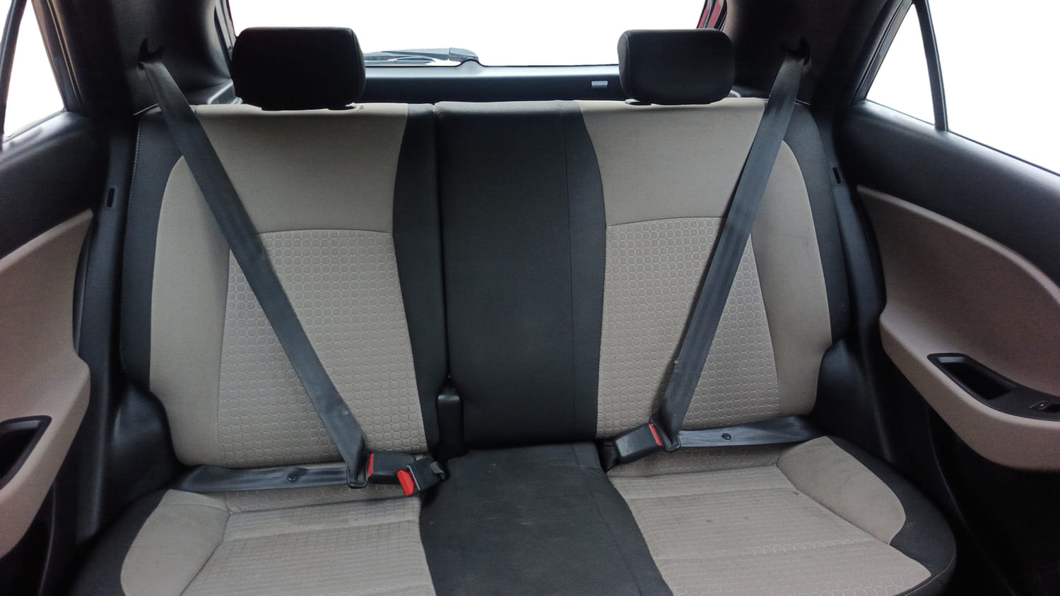 Used 2018 Hyundai Elite i20 Asta 1.2 Petrol Manual interior REAR SEAT CONDITION VIEW