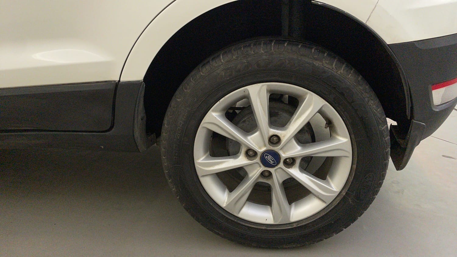 Used 2018 Ford EcoSport Titanium 1.5L Ti-VCT Petrol Manual tyres LEFT REAR TYRE RIM VIEW
