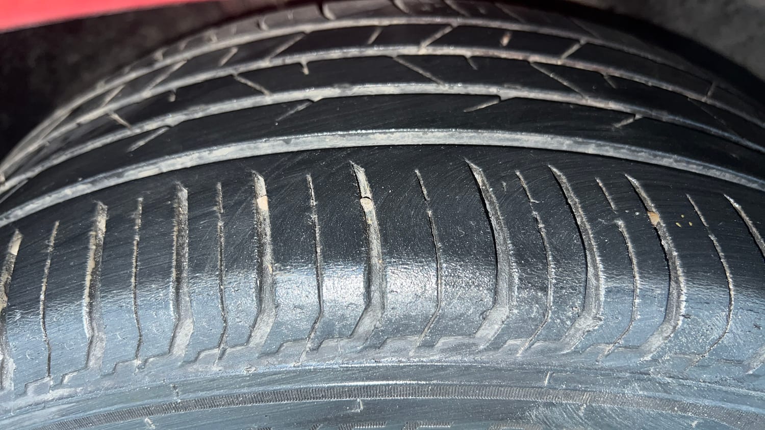 Used 2023 Volkswagen Virtus Highline 1.0 TSI MT Petrol Manual tyres RIGHT FRONT TYRE TREAD VIEW