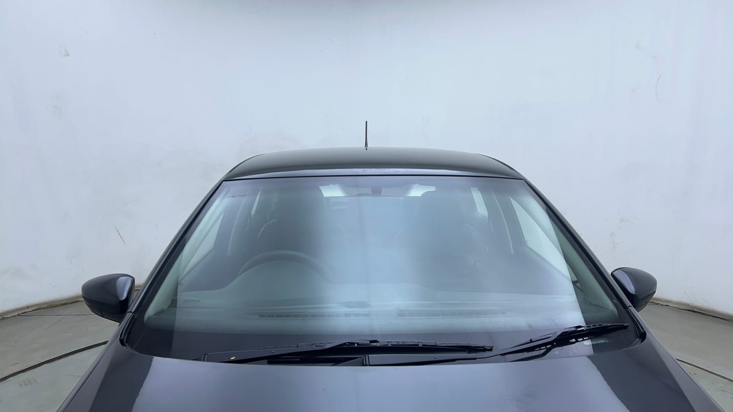 Used 2020 Volkswagen Polo Trendline 1.0L (P) Petrol Manual exterior FRONT WINDSHIELD VIEW