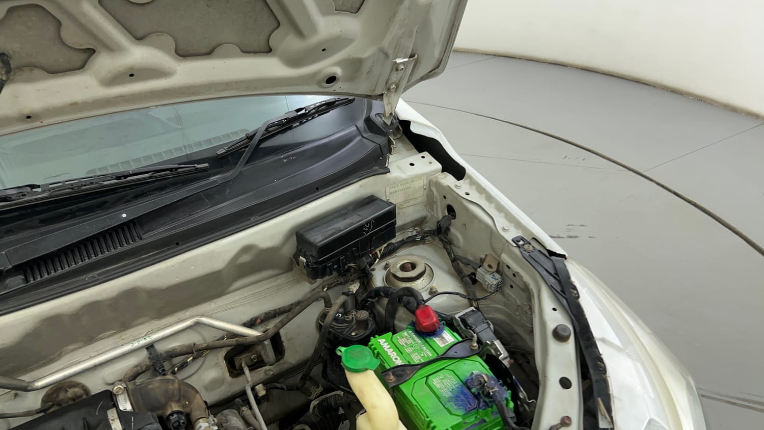 Used 2018 Maruti Suzuki Alto K10 LXi Petrol Manual engine ENGINE LEFT SIDE HINGE & APRON VIEW